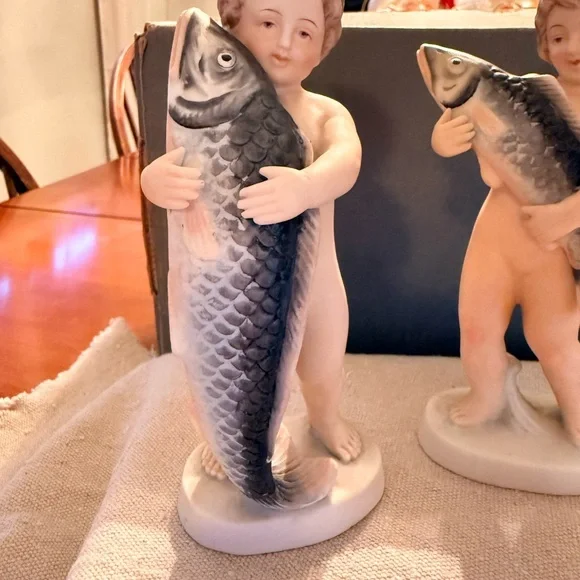 Vintage Norcrest Porcelain Figurines with Cream and Tan Accents set of 3. - Picture 4 of 12